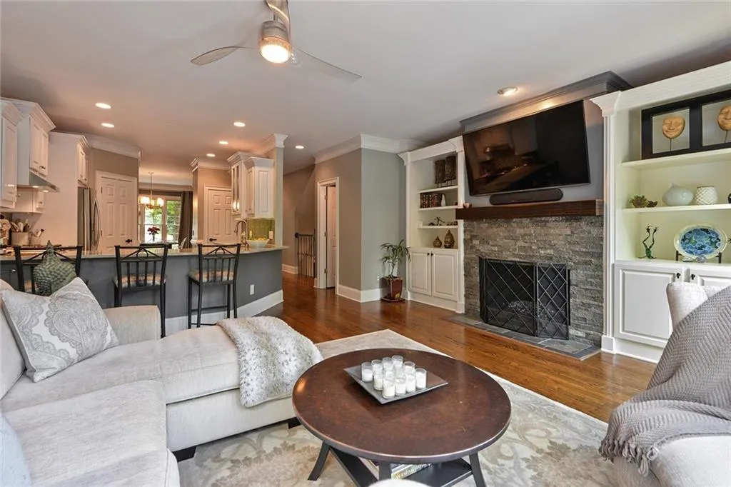 77 Chemin De Vie, Atlanta, Georgia 30342, 3 Bedrooms Bedrooms, ,3 BathroomsBathrooms,Residential,Sold,77 Chemin De Vie,6918204