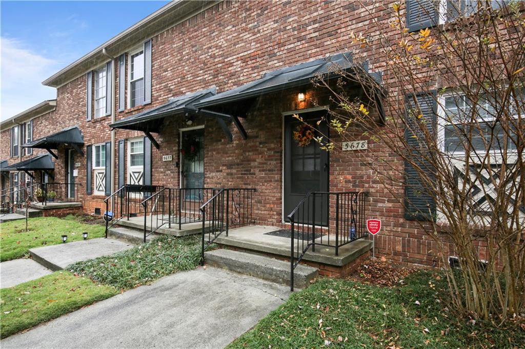 5678 Kingsport Drive, Sandy Springs, Georgia 30342, 2 Bedrooms Bedrooms, ,1 BathroomBathrooms,Residential,Sold,5678 Kingsport Drive,7310169