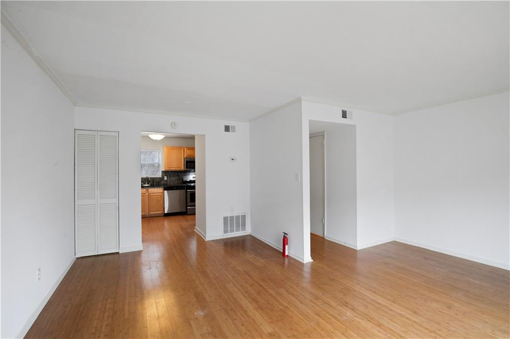 5678 Kingsport Drive, Sandy Springs, Georgia 30342, 2 Bedrooms Bedrooms, ,1 BathroomBathrooms,Residential,Sold,5678 Kingsport Drive,7310169