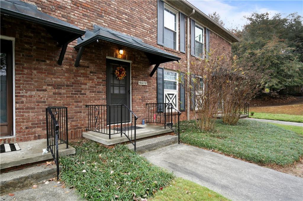 5678 Kingsport Drive, Sandy Springs, Georgia 30342, 2 Bedrooms Bedrooms, ,1 BathroomBathrooms,Residential,Sold,5678 Kingsport Drive,7310169