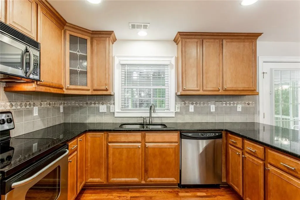144 Chaseland Road, Atlanta, Georgia 30328, 3 Bedrooms Bedrooms, ,3 BathroomsBathrooms,Residential,Sold,144 Chaseland Road,6108044