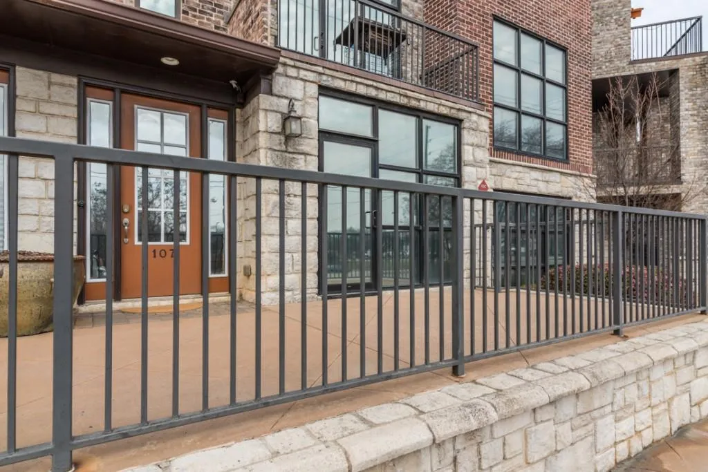 1199 Huff Road Nw Unit 107, Atlanta, Georgia 30318, 3 Bedrooms Bedrooms, ,3 BathroomsBathrooms,Residential,Sold,1199 Huff Road Nw Unit 107,5813846