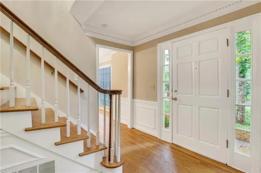 255 Glen Meadow Court, Sandy Springs, Georgia 30328, 4 Bedrooms Bedrooms, ,3 BathroomsBathrooms,Residential,Sold,255 Glen Meadow Court,6932413