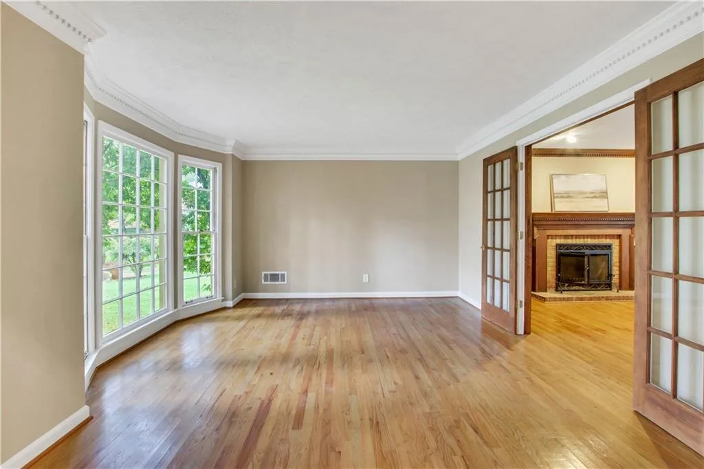 255 Glen Meadow Court, Sandy Springs, Georgia 30328, 4 Bedrooms Bedrooms, ,3 BathroomsBathrooms,Residential,Sold,255 Glen Meadow Court,6932413