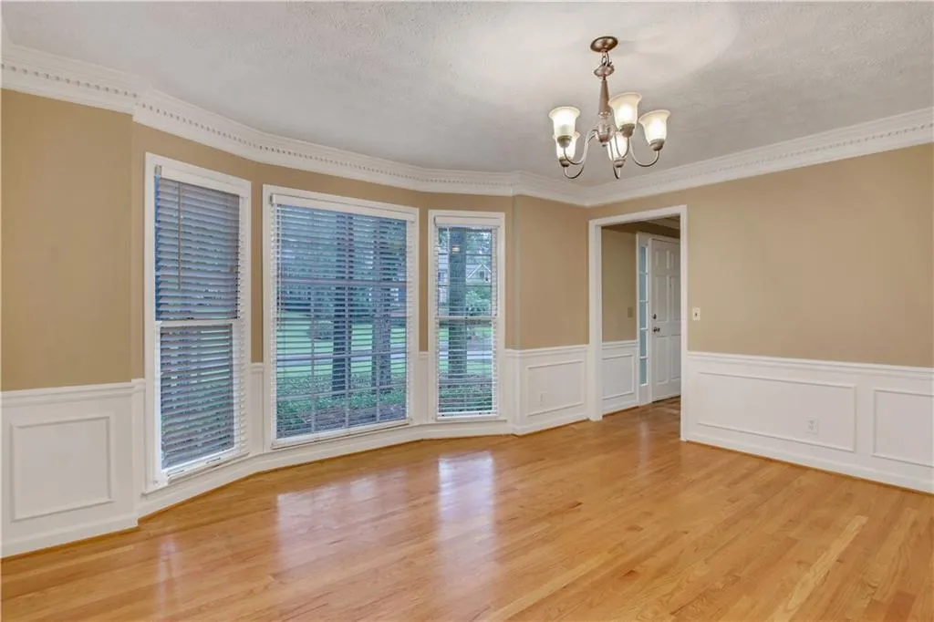 255 Glen Meadow Court, Sandy Springs, Georgia 30328, 4 Bedrooms Bedrooms, ,3 BathroomsBathrooms,Residential,Sold,255 Glen Meadow Court,6932413