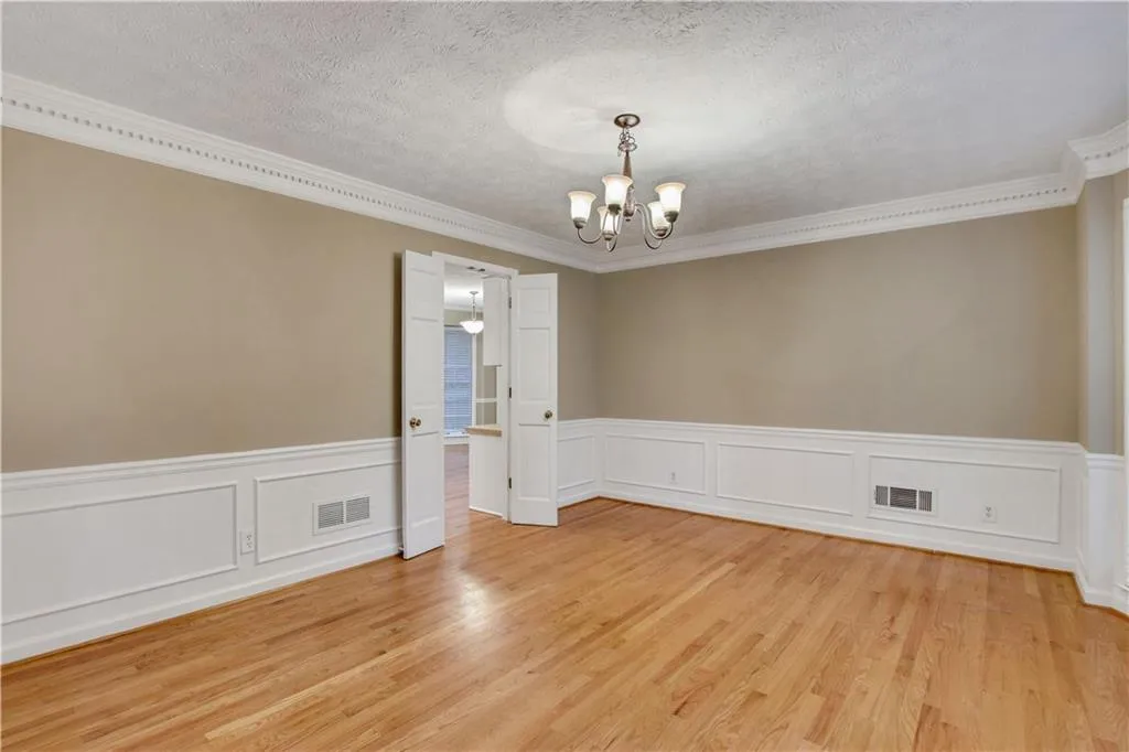 255 Glen Meadow Court, Sandy Springs, Georgia 30328, 4 Bedrooms Bedrooms, ,3 BathroomsBathrooms,Residential,Sold,255 Glen Meadow Court,6932413
