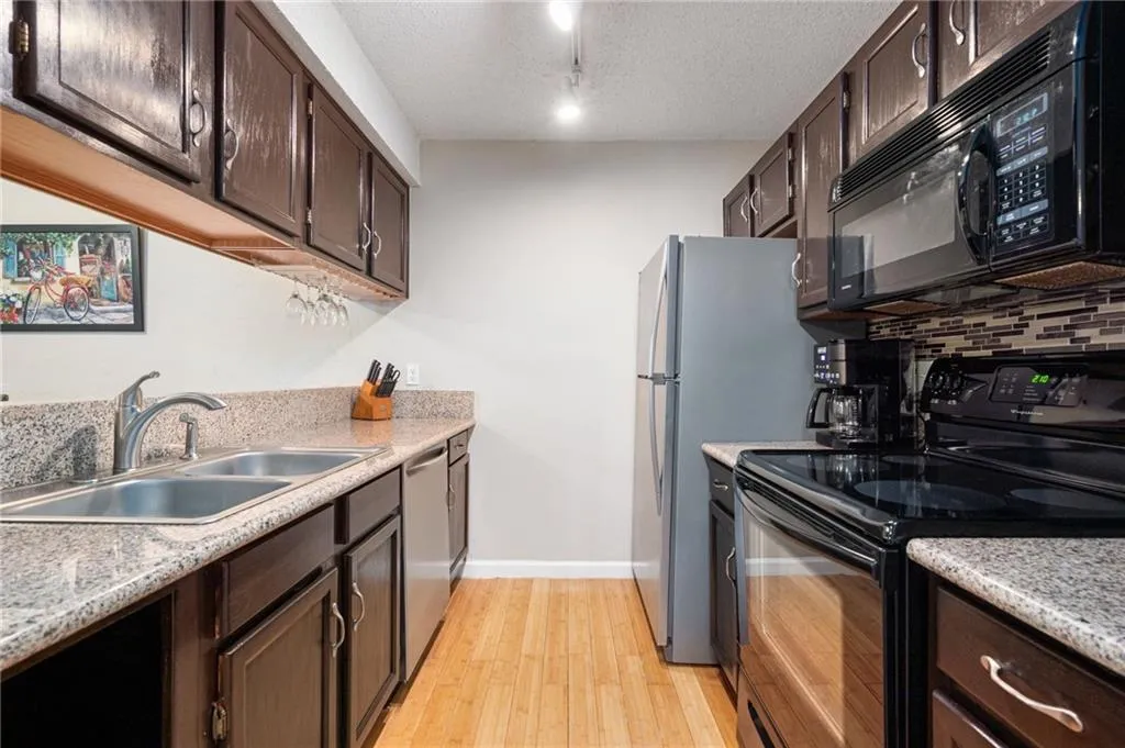 410 Barrington Hills Drive, Atlanta, Georgia 30350, 2 Bedrooms Bedrooms, ,2 BathroomsBathrooms,Residential,Sold,410 Barrington Hills Drive,7038737