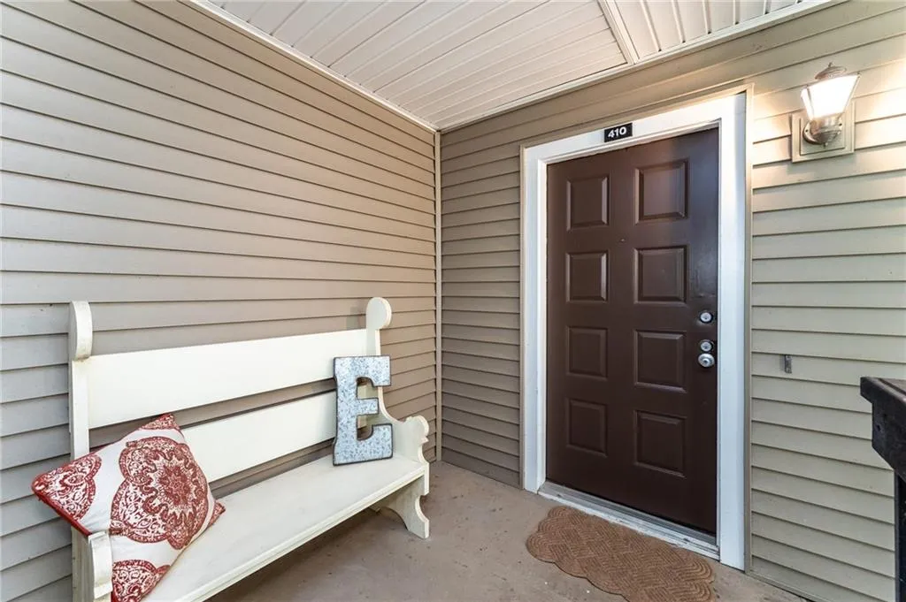 410 Barrington Hills Drive, Atlanta, Georgia 30350, 2 Bedrooms Bedrooms, ,2 BathroomsBathrooms,Residential,Sold,410 Barrington Hills Drive,7038737