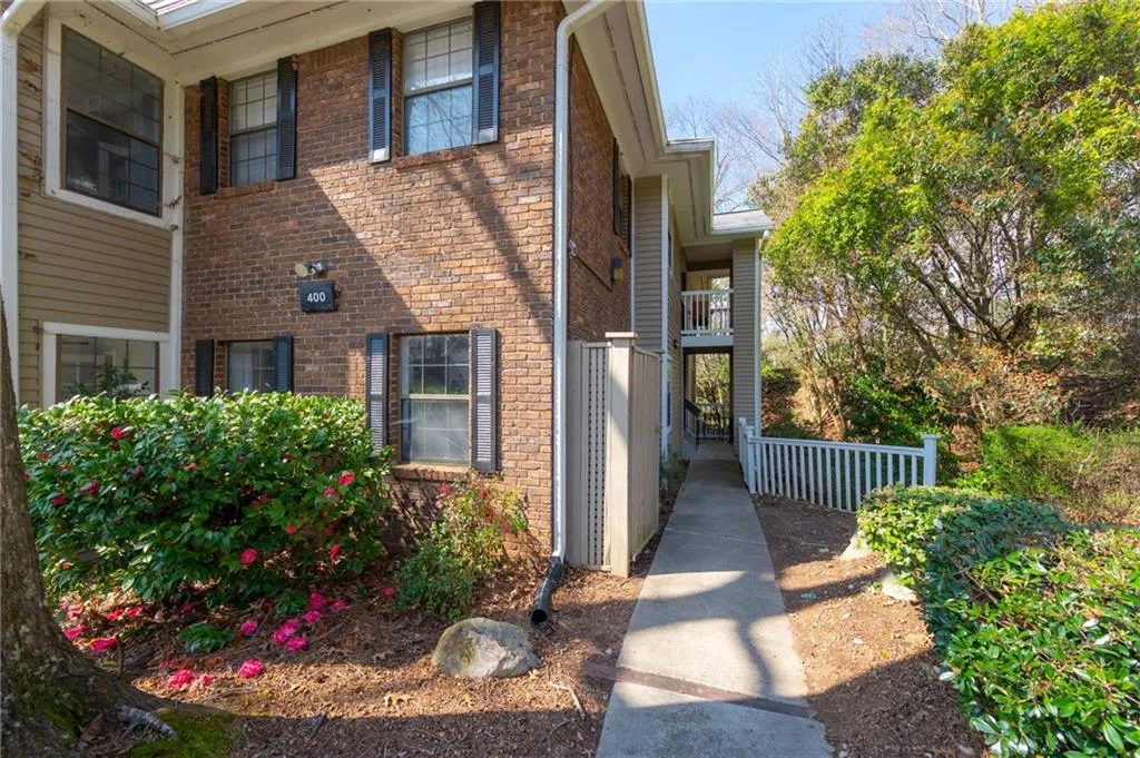 410 Barrington Hills Drive, Atlanta, Georgia 30350, 2 Bedrooms Bedrooms, ,2 BathroomsBathrooms,Residential,Sold,410 Barrington Hills Drive,7038737