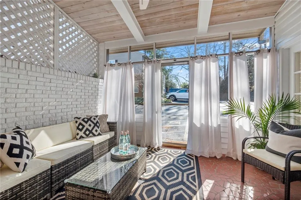 5233 Glenridge Drive, Atlanta, Georgia 30342, 3 Bedrooms Bedrooms, ,2 BathroomsBathrooms,Residential,Sold,5233 Glenridge Drive,6832658