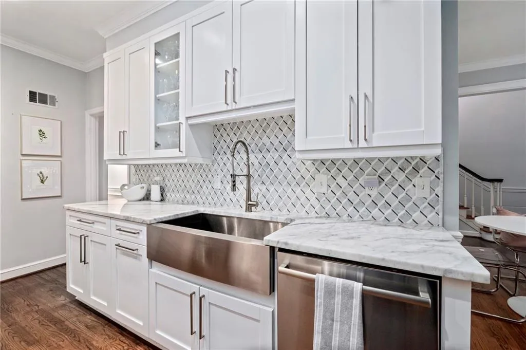 5233 Glenridge Drive, Atlanta, Georgia 30342, 3 Bedrooms Bedrooms, ,2 BathroomsBathrooms,Residential,Sold,5233 Glenridge Drive,6832658