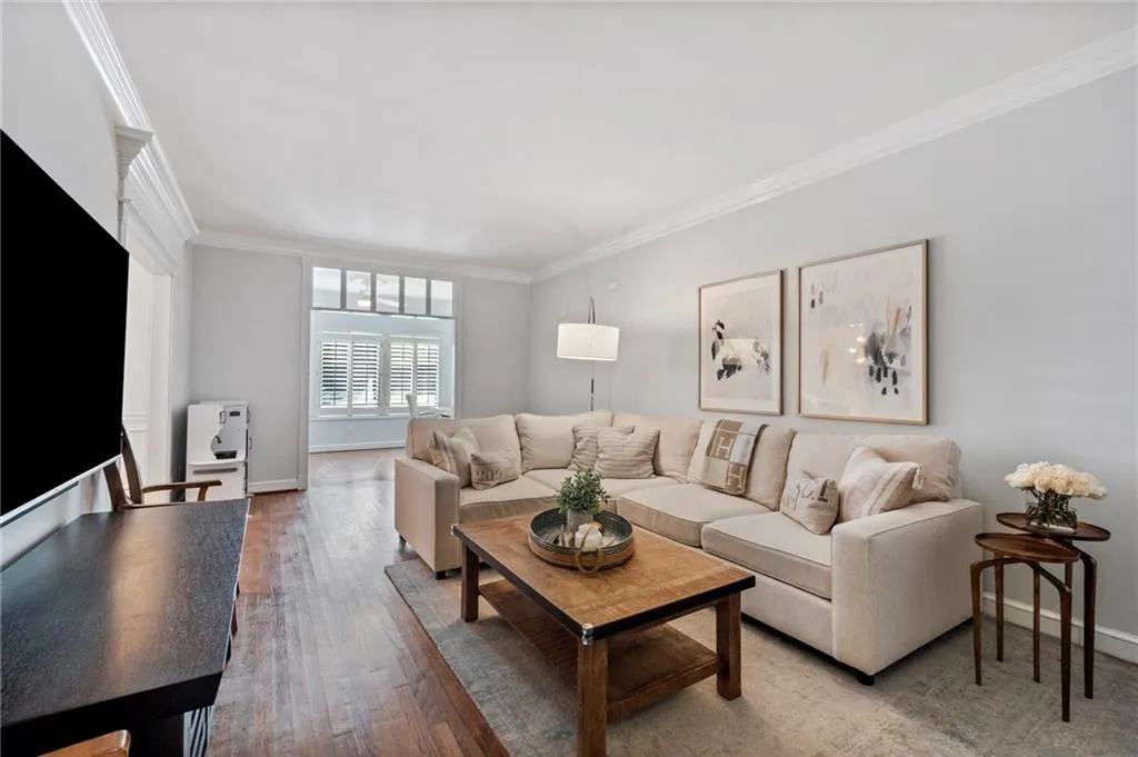 5233 Glenridge Drive, Atlanta, Georgia 30342, 3 Bedrooms Bedrooms, ,2 BathroomsBathrooms,Residential,Sold,5233 Glenridge Drive,6832658