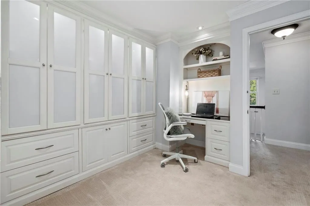 5233 Glenridge Drive, Atlanta, Georgia 30342, 3 Bedrooms Bedrooms, ,2 BathroomsBathrooms,Residential,Sold,5233 Glenridge Drive,6832658