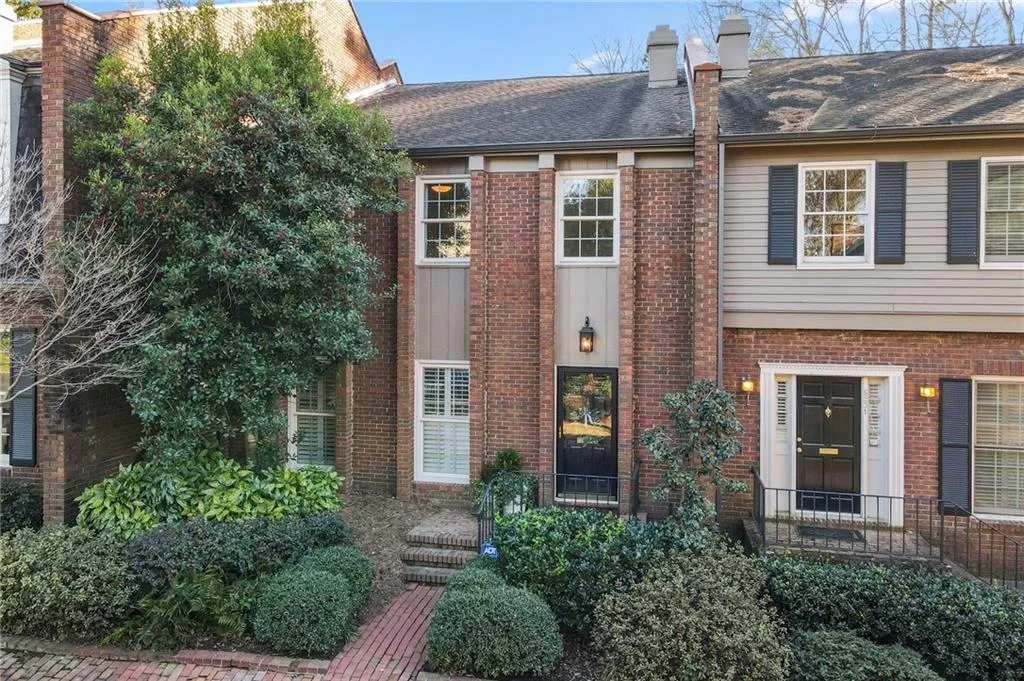 5233 Glenridge Drive, Atlanta, Georgia 30342, 3 Bedrooms Bedrooms, ,2 BathroomsBathrooms,Residential,Sold,5233 Glenridge Drive,6832658