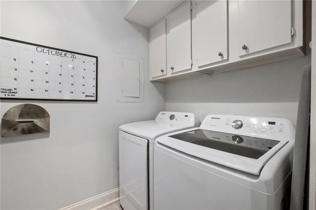 5233 Glenridge Drive, Atlanta, Georgia 30342, 3 Bedrooms Bedrooms, ,2 BathroomsBathrooms,Residential,Sold,5233 Glenridge Drive,6832658