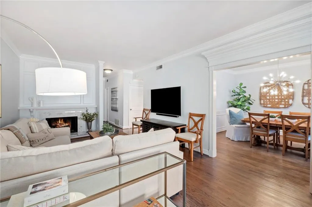 5233 Glenridge Drive, Atlanta, Georgia 30342, 3 Bedrooms Bedrooms, ,2 BathroomsBathrooms,Residential,Sold,5233 Glenridge Drive,6832658