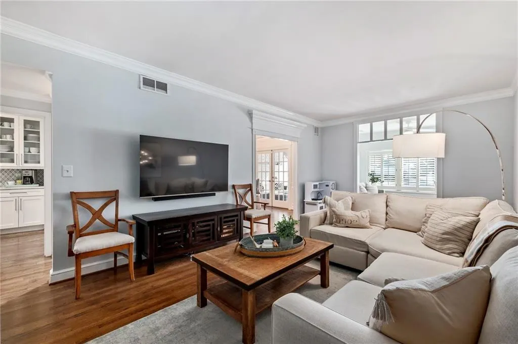 5233 Glenridge Drive, Atlanta, Georgia 30342, 3 Bedrooms Bedrooms, ,2 BathroomsBathrooms,Residential,Sold,5233 Glenridge Drive,6832658