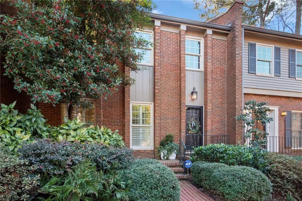 5233 Glenridge Drive, Atlanta, Georgia 30342, 3 Bedrooms Bedrooms, ,2 BathroomsBathrooms,Residential,Sold,5233 Glenridge Drive,6832658