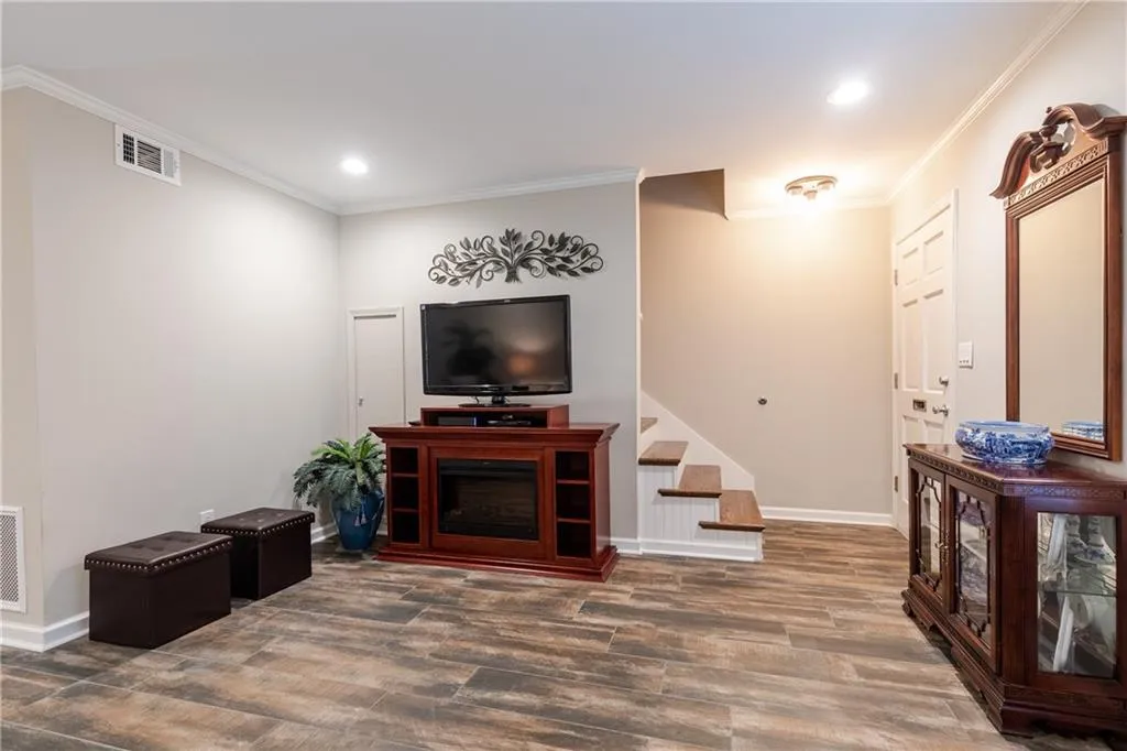 6501 Park Avenue, Sandy Springs, Georgia 30342, 2 Bedrooms Bedrooms, ,1 BathroomBathrooms,Residential,Sold,6501 Park Avenue,6884642 6501 Park Avenue, Sandy Springs, Georgia 30342, 2 Bedrooms Bedrooms, ,1 BathroomBathrooms,Residential,Sold,6501 Park Avenue,6884642