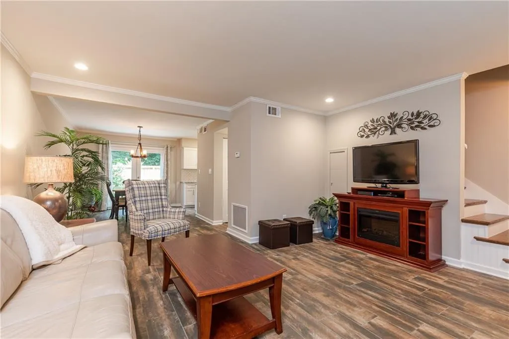 6501 Park Avenue, Sandy Springs, Georgia 30342, 2 Bedrooms Bedrooms, ,1 BathroomBathrooms,Residential,Sold,6501 Park Avenue,6884642 6501 Park Avenue, Sandy Springs, Georgia 30342, 2 Bedrooms Bedrooms, ,1 BathroomBathrooms,Residential,Sold,6501 Park Avenue,6884642