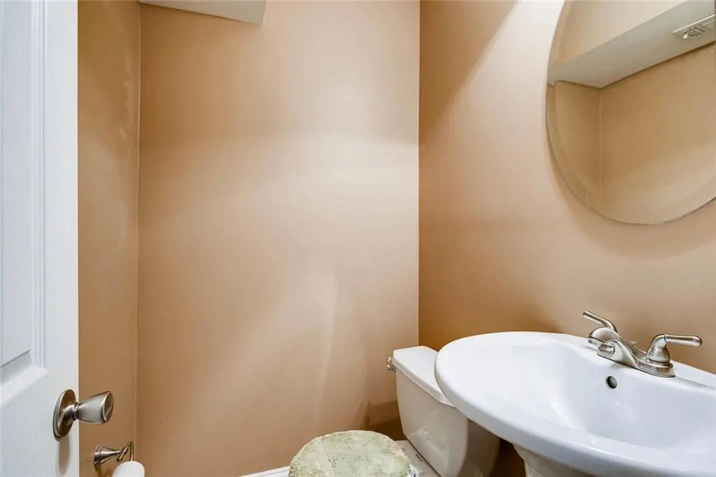 6980 Roswell Road Unit H6, Atlanta, Georgia 30328, 3 Bedrooms Bedrooms, ,2 BathroomsBathrooms,Residential,Sold,6980 Roswell Road Unit H6,5839905