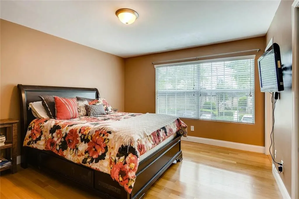 6980 Roswell Road Unit H6, Atlanta, Georgia 30328, 3 Bedrooms Bedrooms, ,2 BathroomsBathrooms,Residential,Sold,6980 Roswell Road Unit H6,5839905