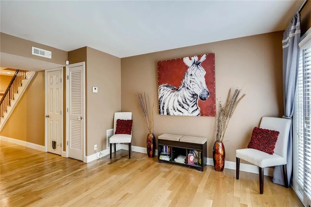 6980 Roswell Road Unit H6, Atlanta, Georgia 30328, 3 Bedrooms Bedrooms, ,2 BathroomsBathrooms,Residential,Sold,6980 Roswell Road Unit H6,5839905