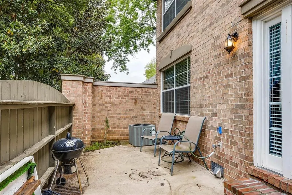 6980 Roswell Road Unit H6, Atlanta, Georgia 30328, 3 Bedrooms Bedrooms, ,2 BathroomsBathrooms,Residential,Sold,6980 Roswell Road Unit H6,5839905