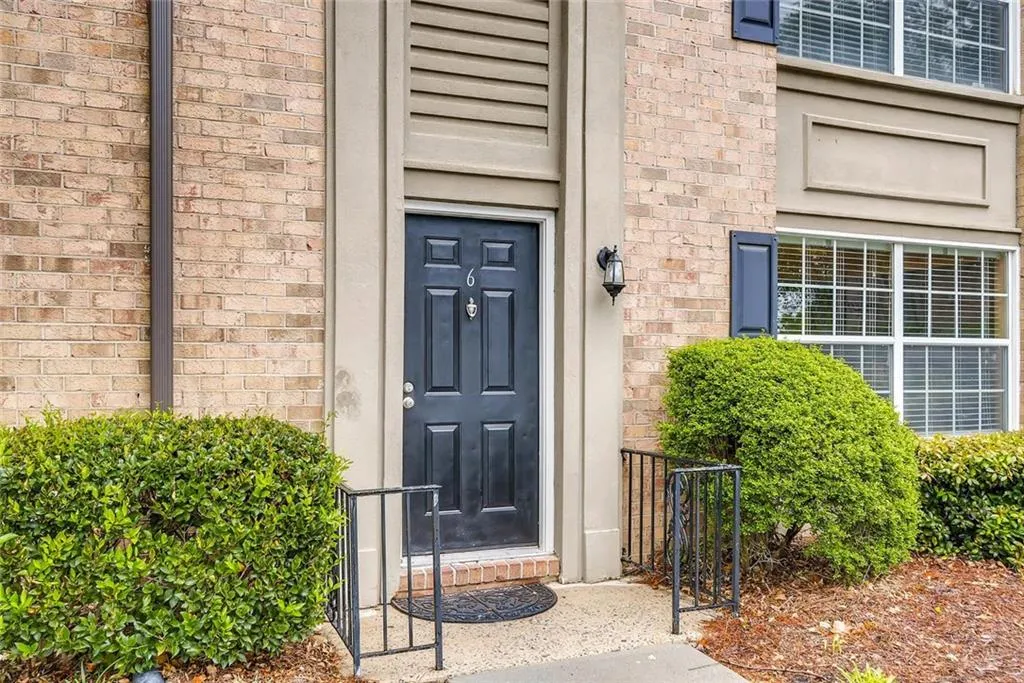6980 Roswell Road Unit H6, Atlanta, Georgia 30328, 3 Bedrooms Bedrooms, ,2 BathroomsBathrooms,Residential,Sold,6980 Roswell Road Unit H6,5839905
