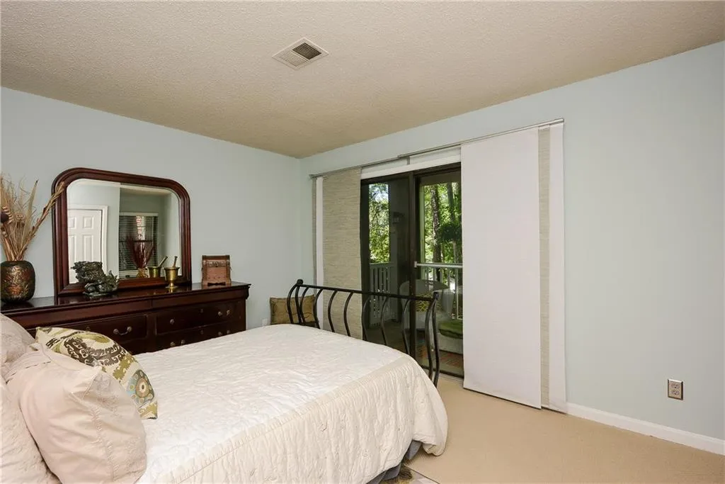 107 Barrington Hills Drive, Sandy Springs, Georgia 30350, 2 Bedrooms Bedrooms, ,2 BathroomsBathrooms,Residential,Sold,107 Barrington Hills Drive,5707751