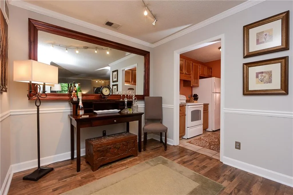 107 Barrington Hills Drive, Sandy Springs, Georgia 30350, 2 Bedrooms Bedrooms, ,2 BathroomsBathrooms,Residential,Sold,107 Barrington Hills Drive,5707751