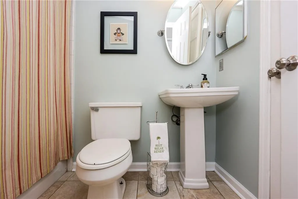 107 Barrington Hills Drive, Sandy Springs, Georgia 30350, 2 Bedrooms Bedrooms, ,2 BathroomsBathrooms,Residential,Sold,107 Barrington Hills Drive,5707751
