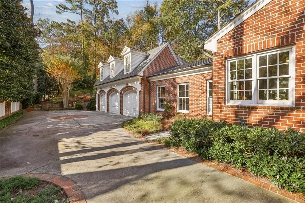 3-Car Garage