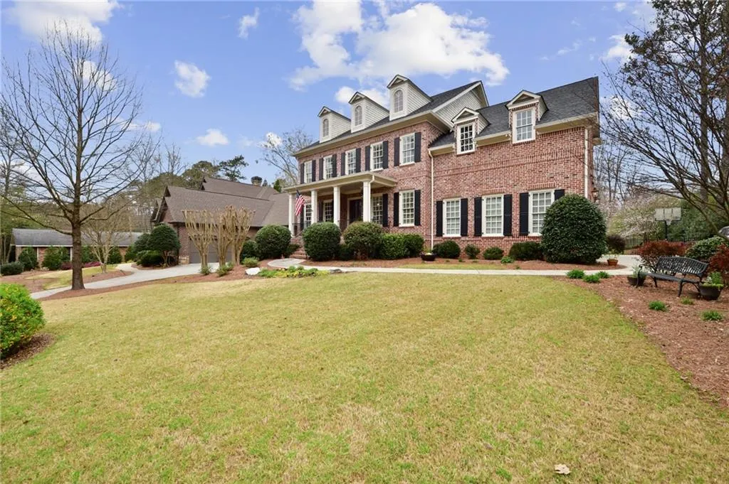 612 Windsor Parkway, Atlanta, Georgia 30342, 5 Bedrooms Bedrooms, ,5 BathroomsBathrooms,Residential,Sold,612 Windsor Parkway,6854067