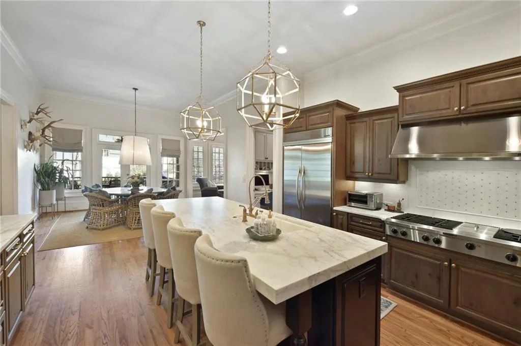 612 Windsor Parkway, Atlanta, Georgia 30342, 5 Bedrooms Bedrooms, ,5 BathroomsBathrooms,Residential,Sold,612 Windsor Parkway,6854067