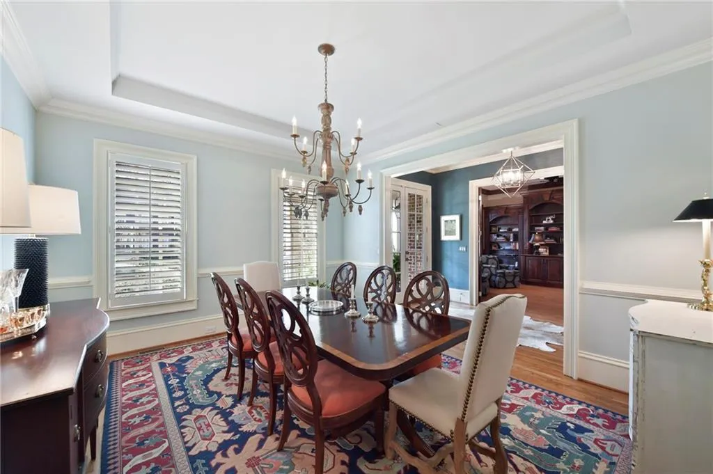612 Windsor Parkway, Atlanta, Georgia 30342, 5 Bedrooms Bedrooms, ,5 BathroomsBathrooms,Residential,Sold,612 Windsor Parkway,6854067