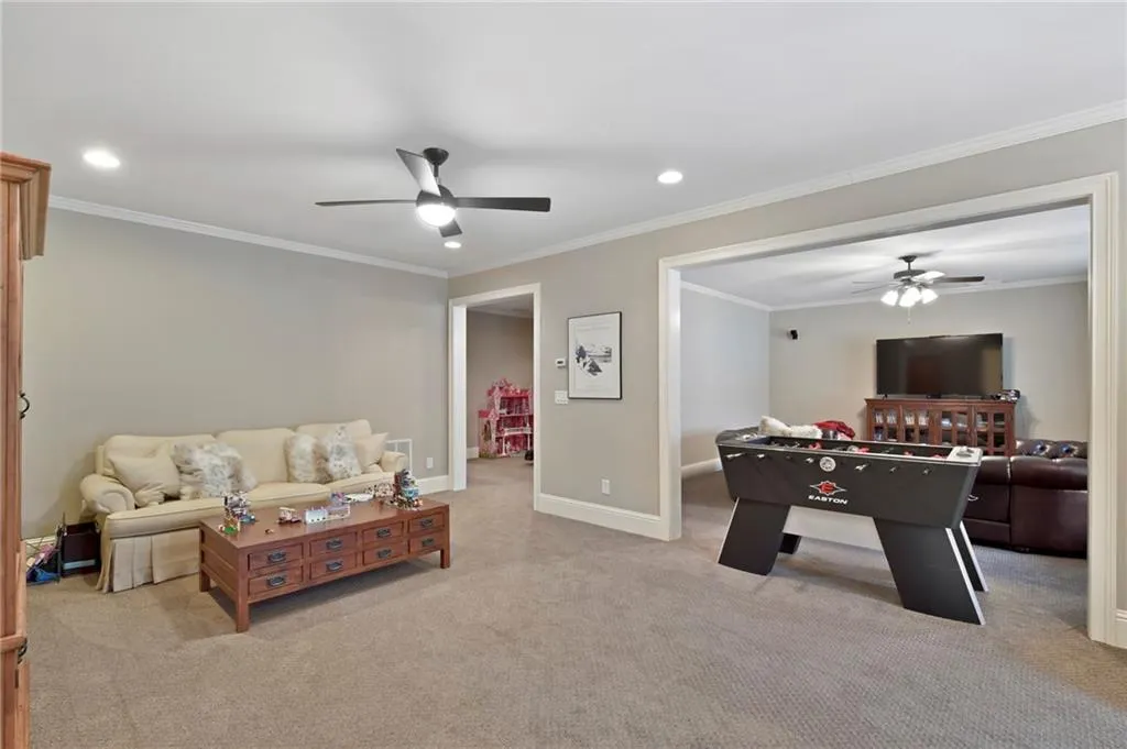 612 Windsor Parkway, Atlanta, Georgia 30342, 5 Bedrooms Bedrooms, ,5 BathroomsBathrooms,Residential,Sold,612 Windsor Parkway,6854067