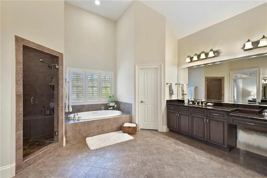 612 Windsor Parkway, Atlanta, Georgia 30342, 5 Bedrooms Bedrooms, ,5 BathroomsBathrooms,Residential,Sold,612 Windsor Parkway,6854067