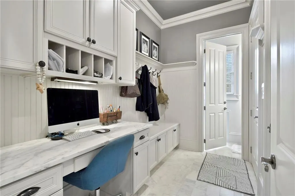 612 Windsor Parkway, Atlanta, Georgia 30342, 5 Bedrooms Bedrooms, ,5 BathroomsBathrooms,Residential,Sold,612 Windsor Parkway,6854067