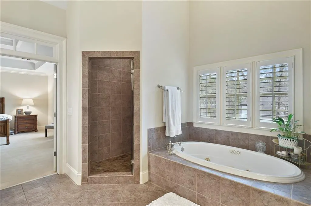 612 Windsor Parkway, Atlanta, Georgia 30342, 5 Bedrooms Bedrooms, ,5 BathroomsBathrooms,Residential,Sold,612 Windsor Parkway,6854067