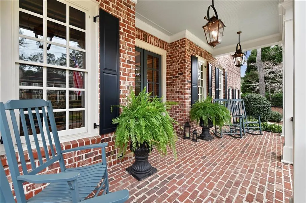 612 Windsor Parkway, Atlanta, Georgia 30342, 5 Bedrooms Bedrooms, ,5 BathroomsBathrooms,Residential,Sold,612 Windsor Parkway,6854067
