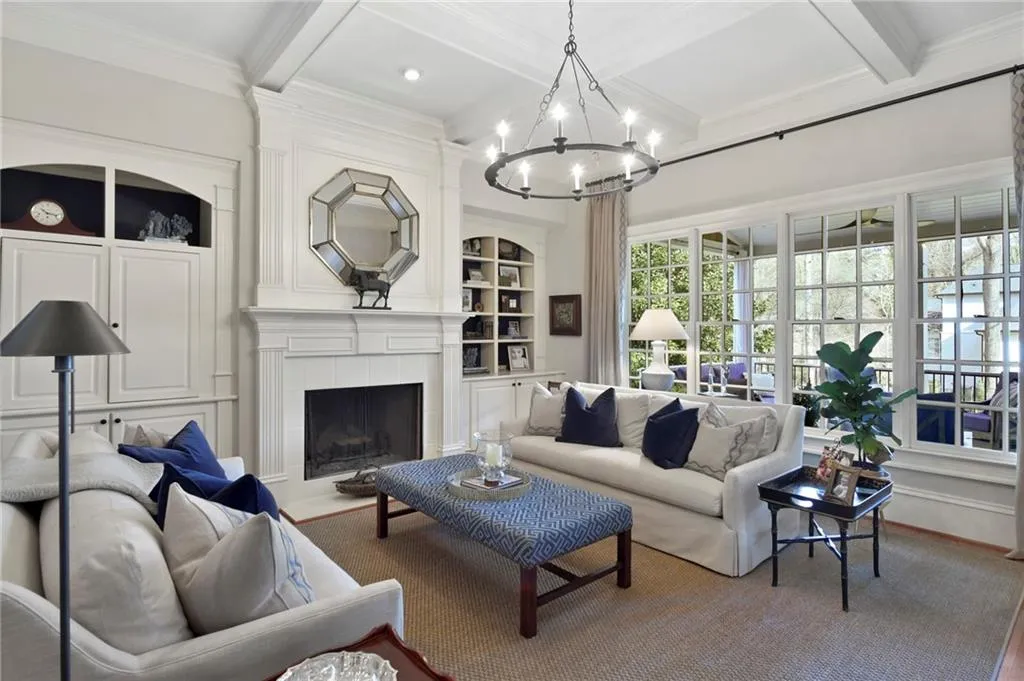 612 Windsor Parkway, Atlanta, Georgia 30342, 5 Bedrooms Bedrooms, ,5 BathroomsBathrooms,Residential,Sold,612 Windsor Parkway,6854067