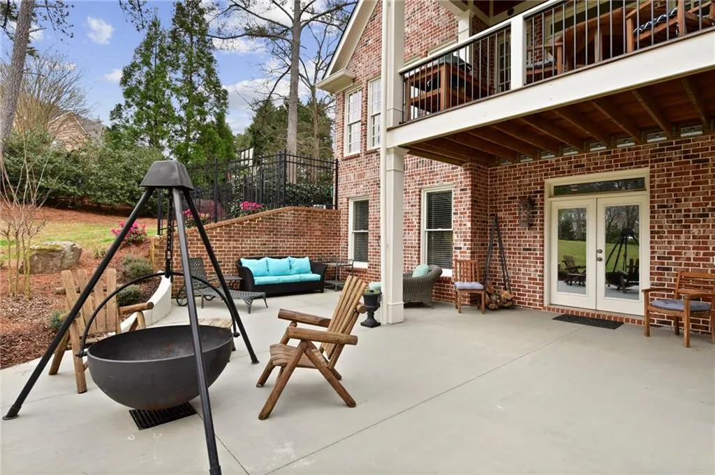 612 Windsor Parkway, Atlanta, Georgia 30342, 5 Bedrooms Bedrooms, ,5 BathroomsBathrooms,Residential,Sold,612 Windsor Parkway,6854067