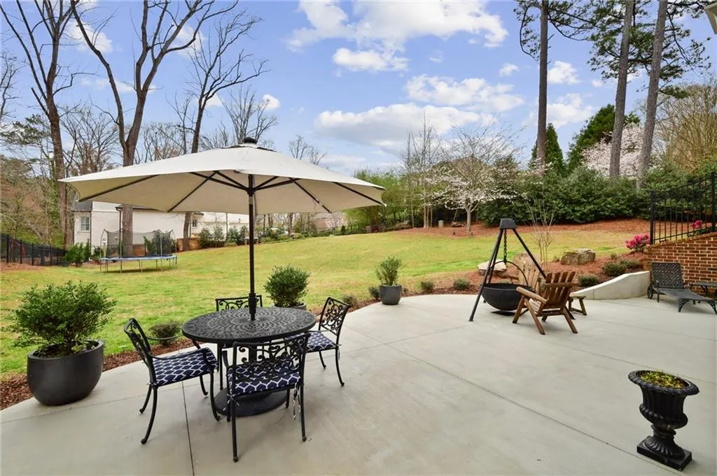 612 Windsor Parkway, Atlanta, Georgia 30342, 5 Bedrooms Bedrooms, ,5 BathroomsBathrooms,Residential,Sold,612 Windsor Parkway,6854067
