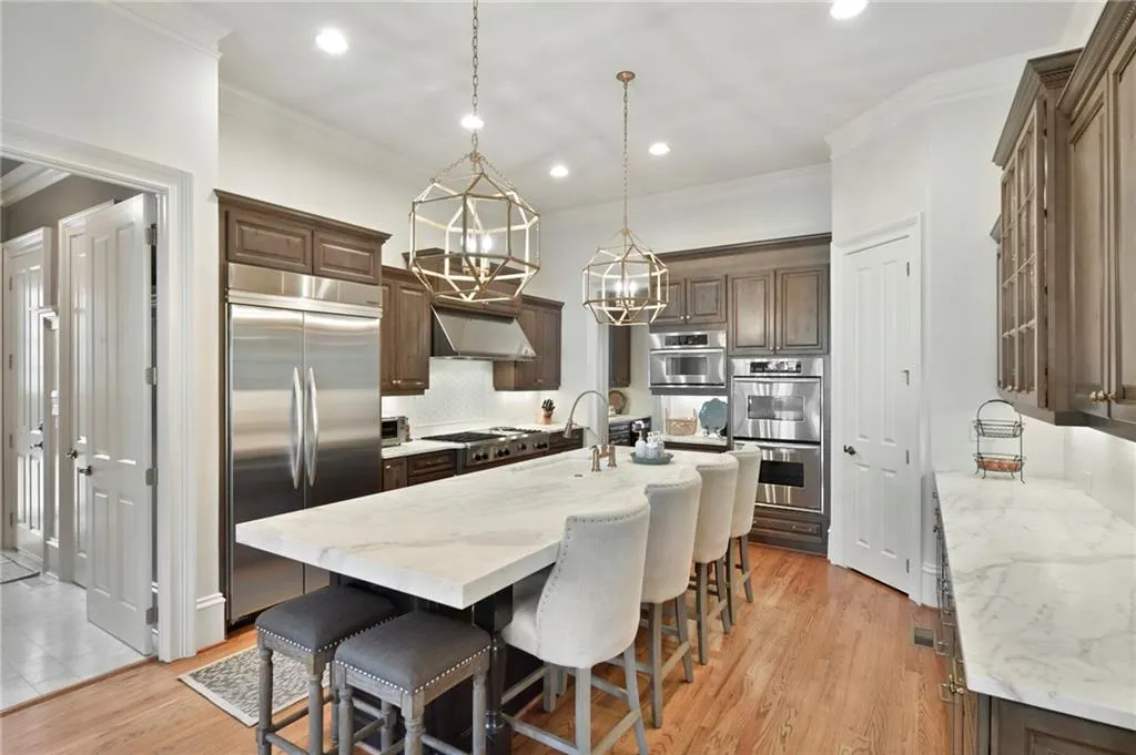 612 Windsor Parkway, Atlanta, Georgia 30342, 5 Bedrooms Bedrooms, ,5 BathroomsBathrooms,Residential,Sold,612 Windsor Parkway,6854067