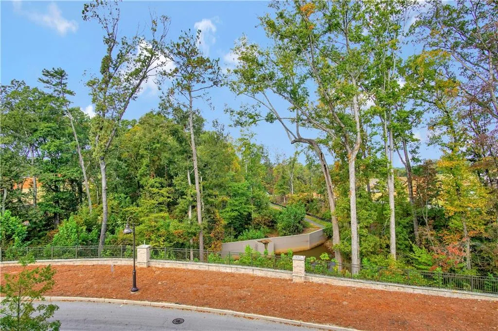6605 Encore Boulevard, Sandy Springs, Georgia 30328, 3 Bedrooms Bedrooms, ,3 BathroomsBathrooms,Residential,Sold,6605 Encore Boulevard,6797698