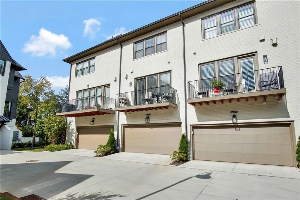 6605 Encore Boulevard, Sandy Springs, Georgia 30328, 3 Bedrooms Bedrooms, ,3 BathroomsBathrooms,Residential,Sold,6605 Encore Boulevard,6797698