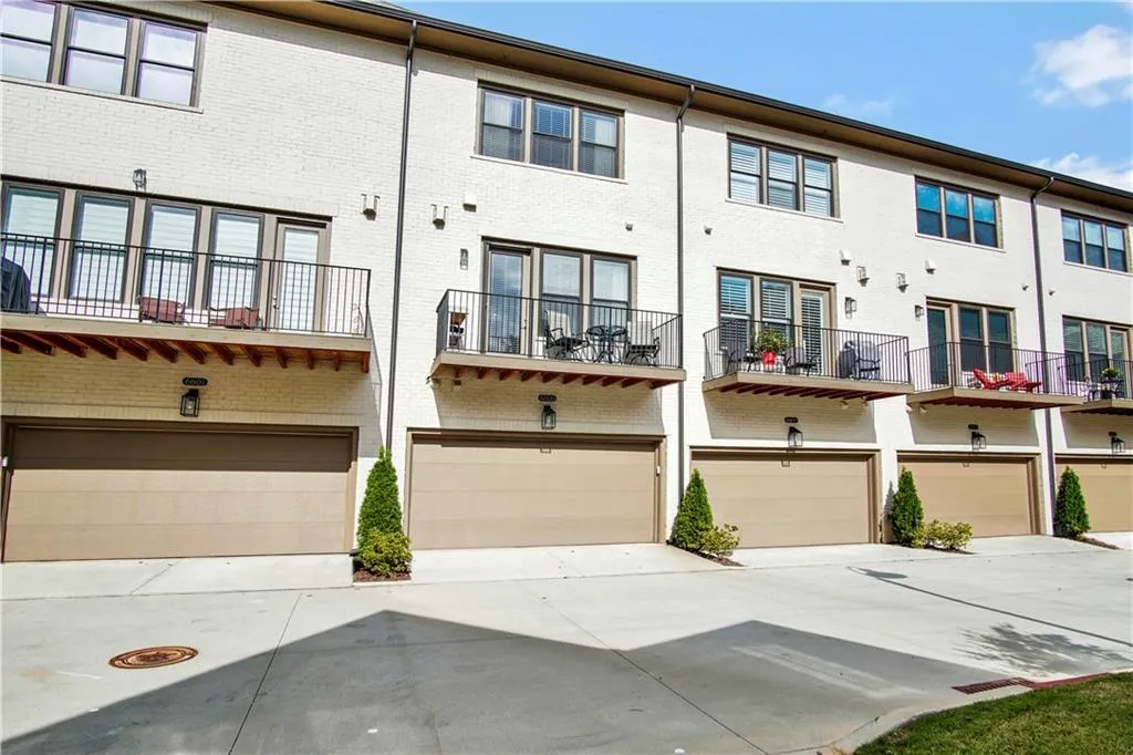 6605 Encore Boulevard, Sandy Springs, Georgia 30328, 3 Bedrooms Bedrooms, ,3 BathroomsBathrooms,Residential,Sold,6605 Encore Boulevard,6797698