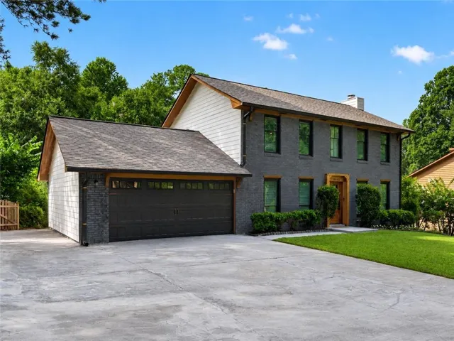 9945 Lake Forest Way, Roswell, Georgia 30076