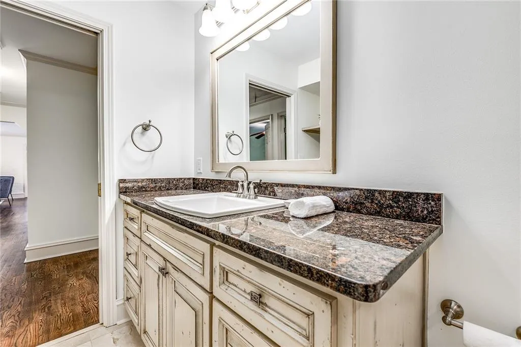 286 W Spalding Drive, Sandy Springs, Georgia 30328, 4 Bedrooms Bedrooms, ,2 BathroomsBathrooms,Residential,Sold,286 W Spalding Drive,7014399